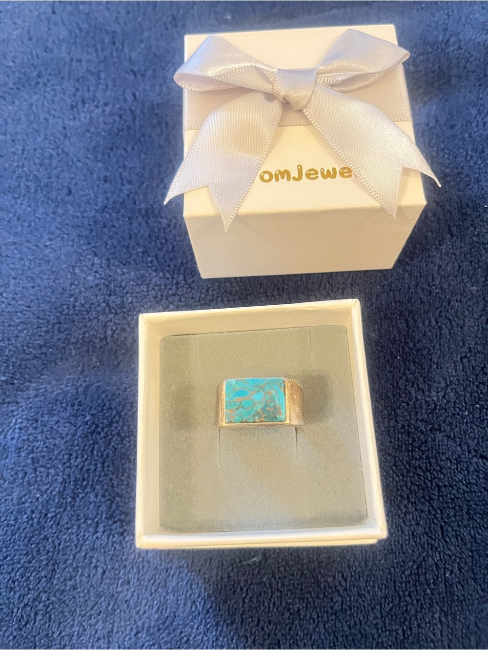 New size 8 unisex Turquoise Inlay Square Statement Ring. Beautiful! - Picture 2 of 6